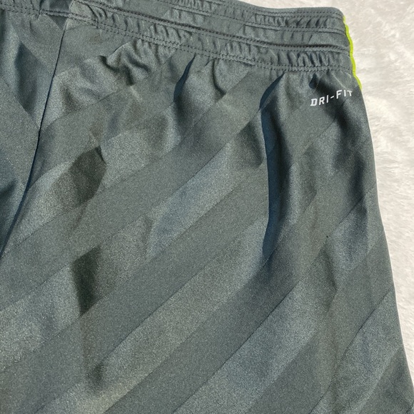 Nike Black DRI-FIT Running Shorts Size Medium - Picture 7 of 7